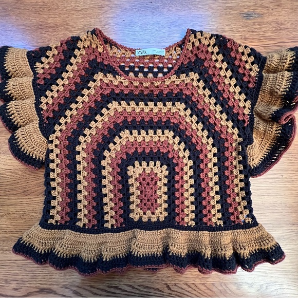⭐️ Zara Short Sleeve Ruffle Black Brown Gold Crochet Knit Ruffle Crop Top MEDIUM - Picture 5 of 12